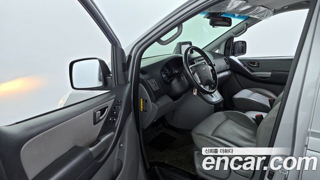 Hyundai Starex 2015 thumb 10