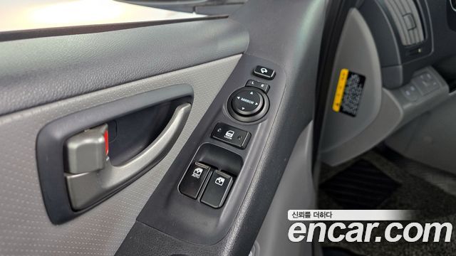 Hyundai Starex 2015 thumb 11