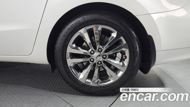 Kia Carnival 2016 thumb 6