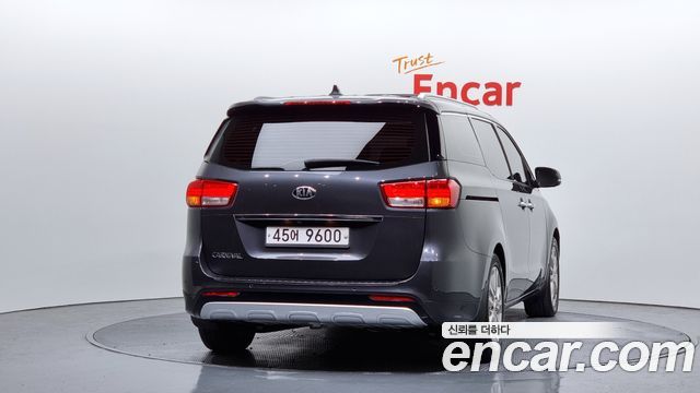Kia Carnival 2015 thumb 4