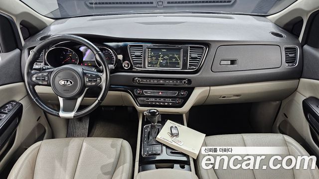 Kia Carnival 2015 thumb 7