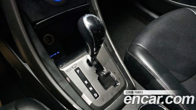 Hyundai Avante 2013 thumb 10