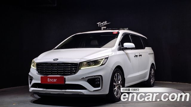 Kia Carnival 2019 thumb 2