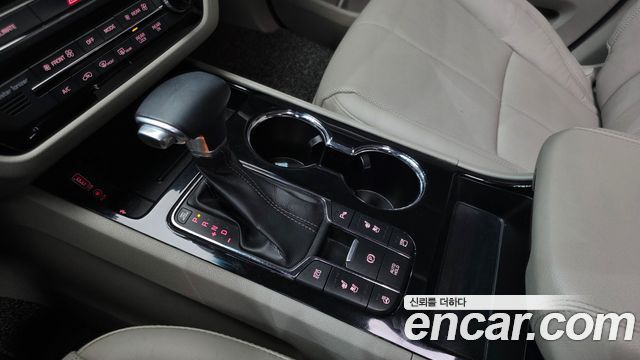 Kia Carnival 2019 thumb 10