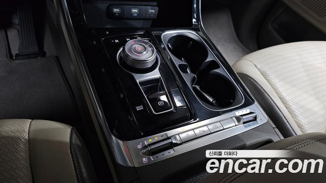 Kia Carnival 2021 thumb 10
