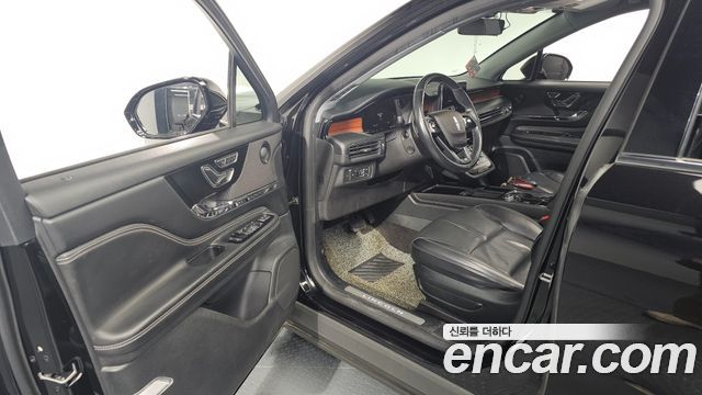 Lincoln Corsair 2020 thumb 11