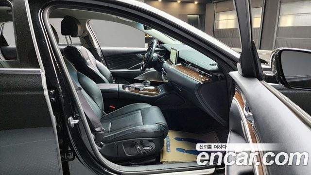 Kia K9 2018 thumb 10