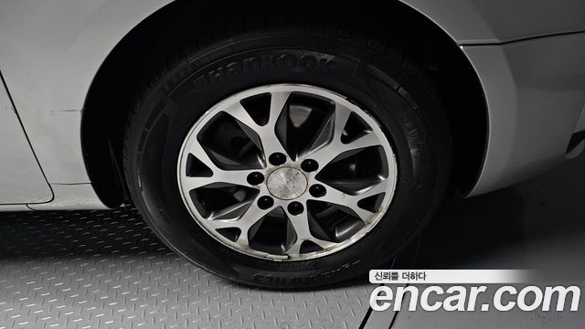 Kia Carnival 2013 thumb 5