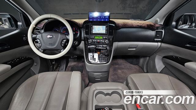 Kia Carnival 2013 thumb 7