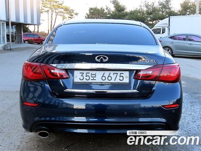 Infiniti Q70 2019 thumb 5