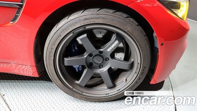 BMW M4 2019 thumb 6
