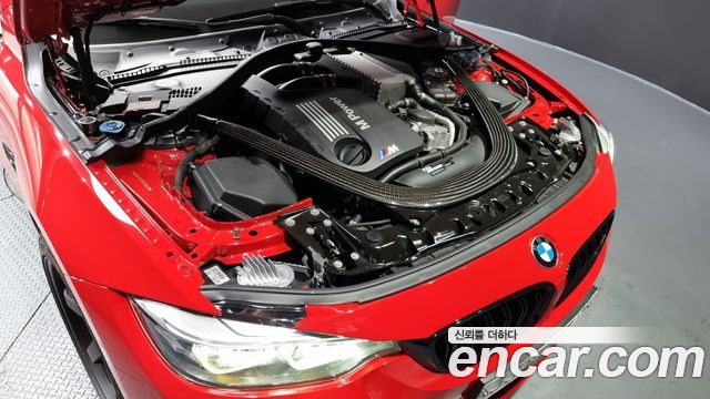BMW M4 2019 thumb 7