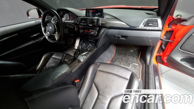 BMW M4 2019 thumb 8