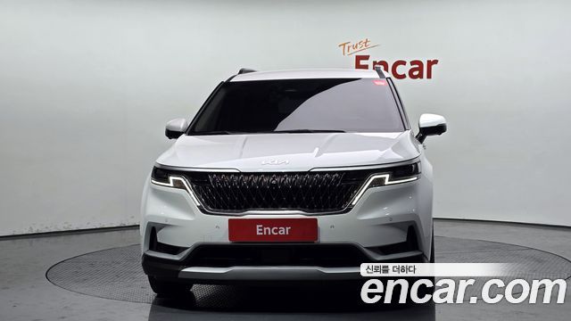 Kia Carnival 2023 thumb 4