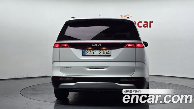 Kia Carnival 2023 thumb 5