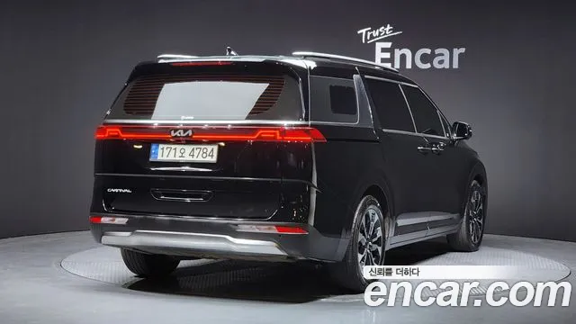 Kia Carnival 2022 thumb 3