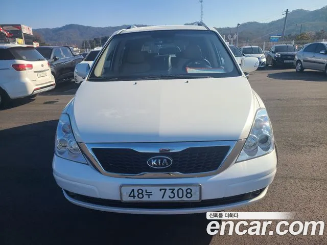Kia Canival 2012 thumb 12