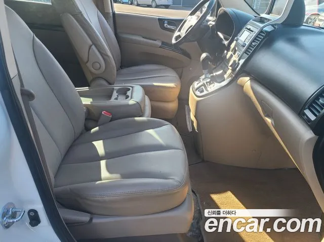 Kia Canival 2012 thumb 11