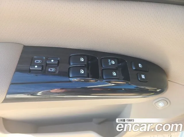 Kia Canival 2012 thumb 3
