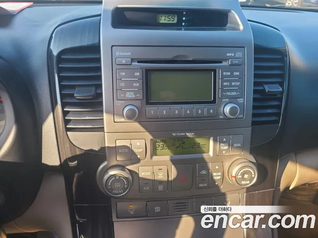 Kia Canival 2012 thumb 4