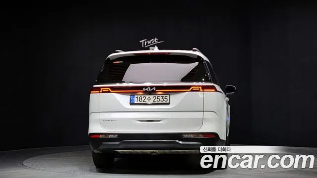 Kia Carnival 2022 thumb 4