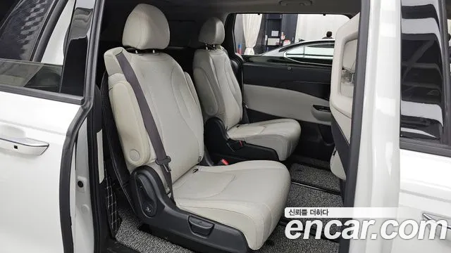 Kia Carnival 2022 thumb 12