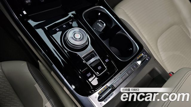 Kia Carnival 2022 thumb 10
