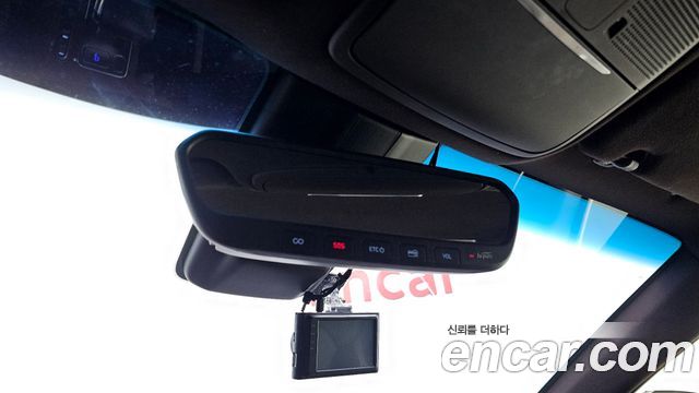 Genesis G90 2019 thumb 12
