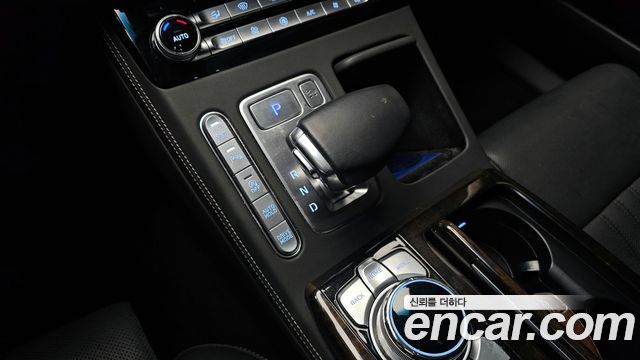 Genesis G90 2019 thumb 10