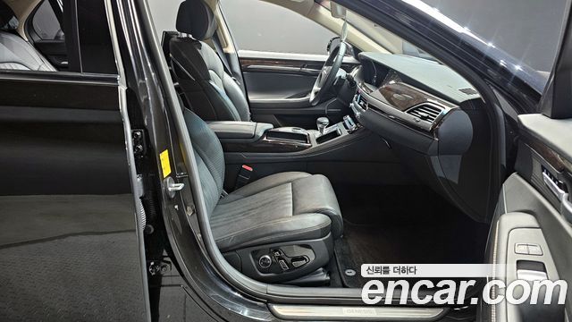 Genesis G90 2019 thumb 11