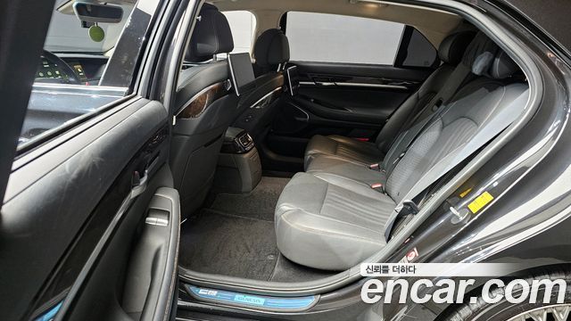 Genesis G90 2019 thumb 12
