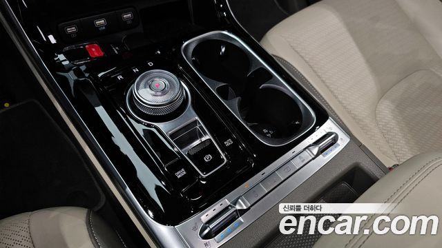 Kia Carnival 2021 thumb 10