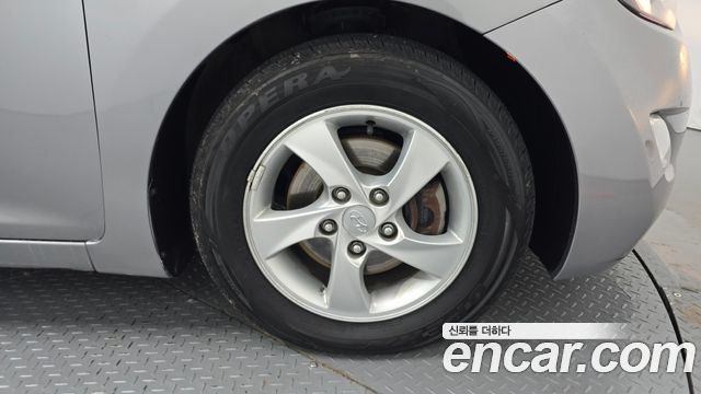 Hyundai Avante 2012 thumb 6