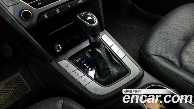 Hyundai Avante 2016 thumb 10