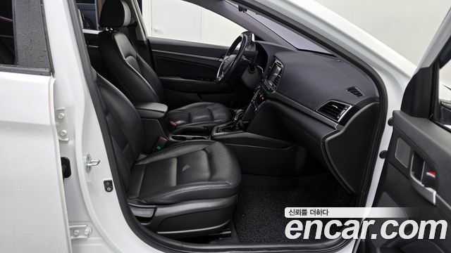 Hyundai Avante 2016 thumb 11