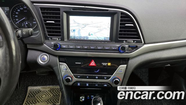 Hyundai Avante 2016 thumb 12