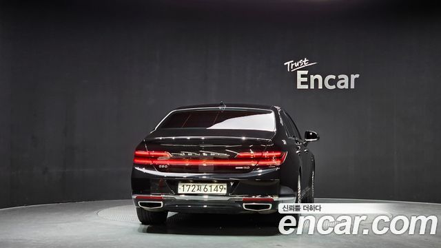 Genesis G90 2019 thumb 5