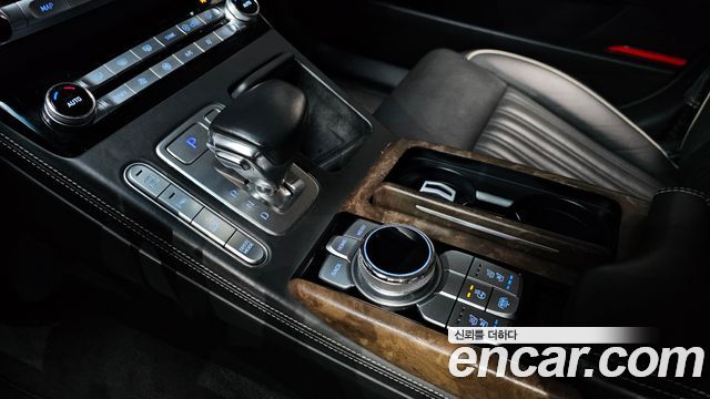 Genesis G90 2019 thumb 10