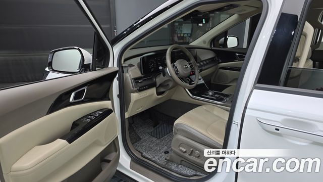 Kia Carnival 2021 thumb 10