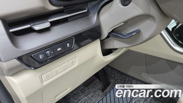 Kia Carnival 2021 thumb 11