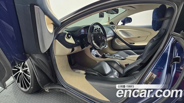McLaren GT 2019 thumb 10