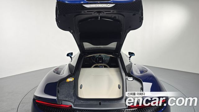 McLaren GT 2019 thumb 11
