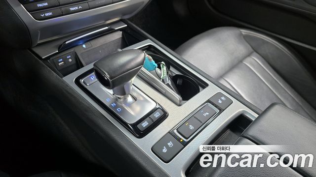 Genesis G80 2016 thumb 10