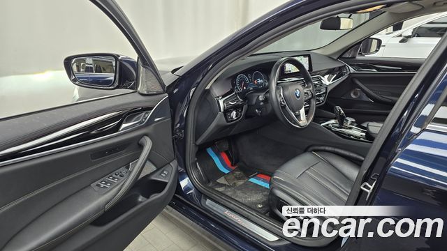 BMW 5 серии 2019 thumb 11