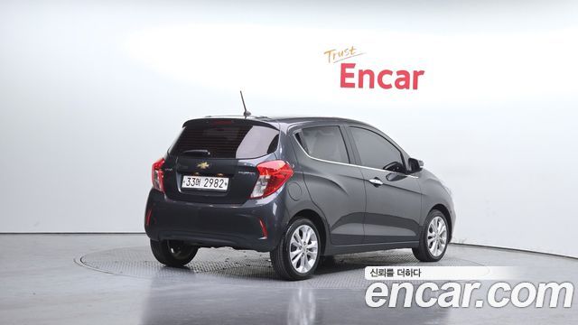 Chevrolet Spark 2018 thumb 2