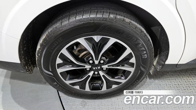 Kia Carnival 2021 thumb 6