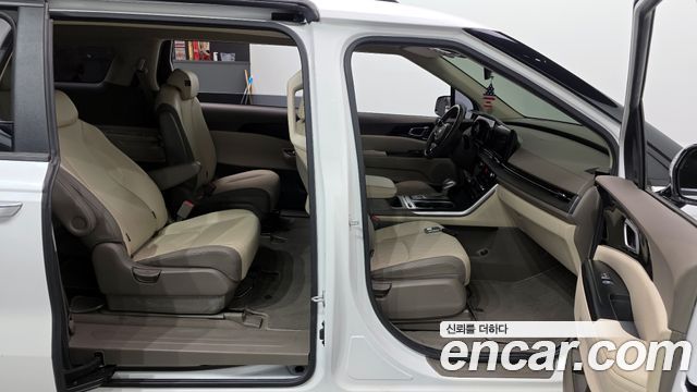 Kia Carnival 2021 thumb 11