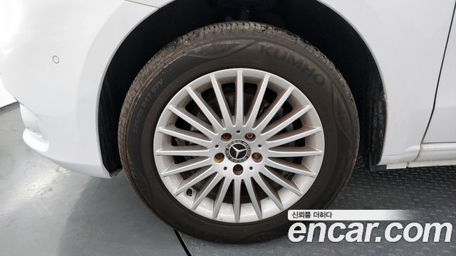 Mercedes-Benz V-Class 2020 thumb 5