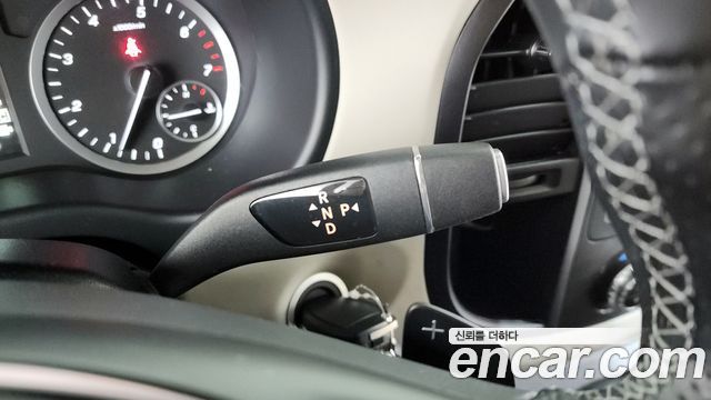 Mercedes-Benz V-Class 2020 thumb 9