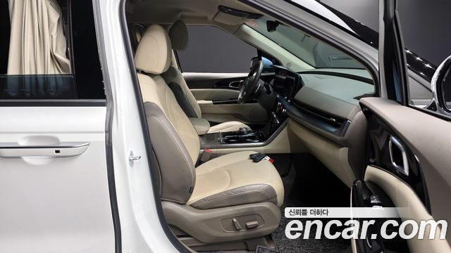 Kia Carnival 2021 thumb 10